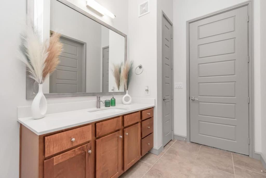 U4 Penthouse Downtown Houston Apartment Exterior photo