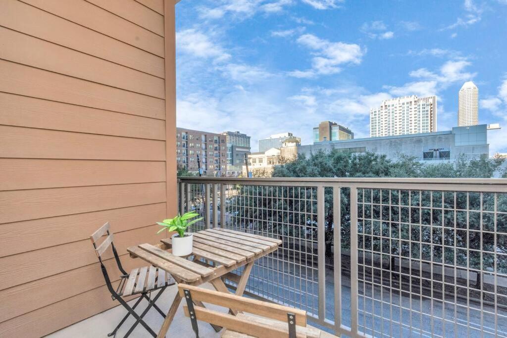 U4 Penthouse Downtown Houston Apartment Exterior photo